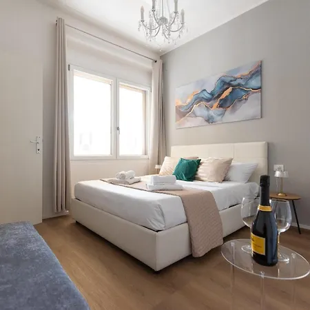 Apartamento Regina House Al Centro Di